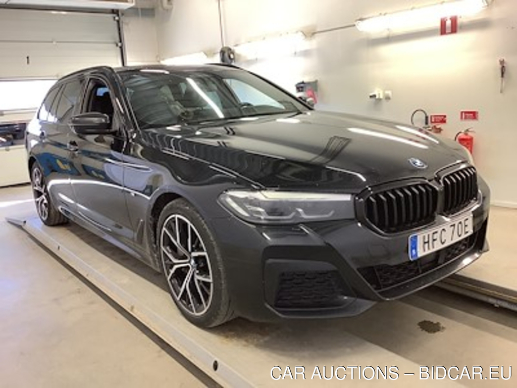 BMW 5-SERIE 530e Touring xDrive M Sport HiFi ACC Kamera Drag