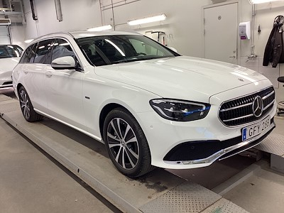 Mercedes-Benz E-Class 300 de T 4MATIC Avantgarde Drag