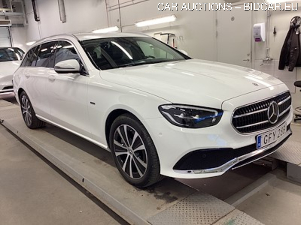 Mercedes-Benz E-Class 300 de T 4MATIC Avantgarde Drag