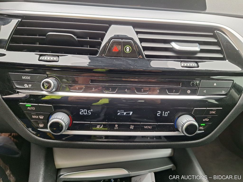 BMW Serie-5-touring TOURING 17. BMW 5 REEKS TOURING 518D AUT. (100 KW) 5D, 1
