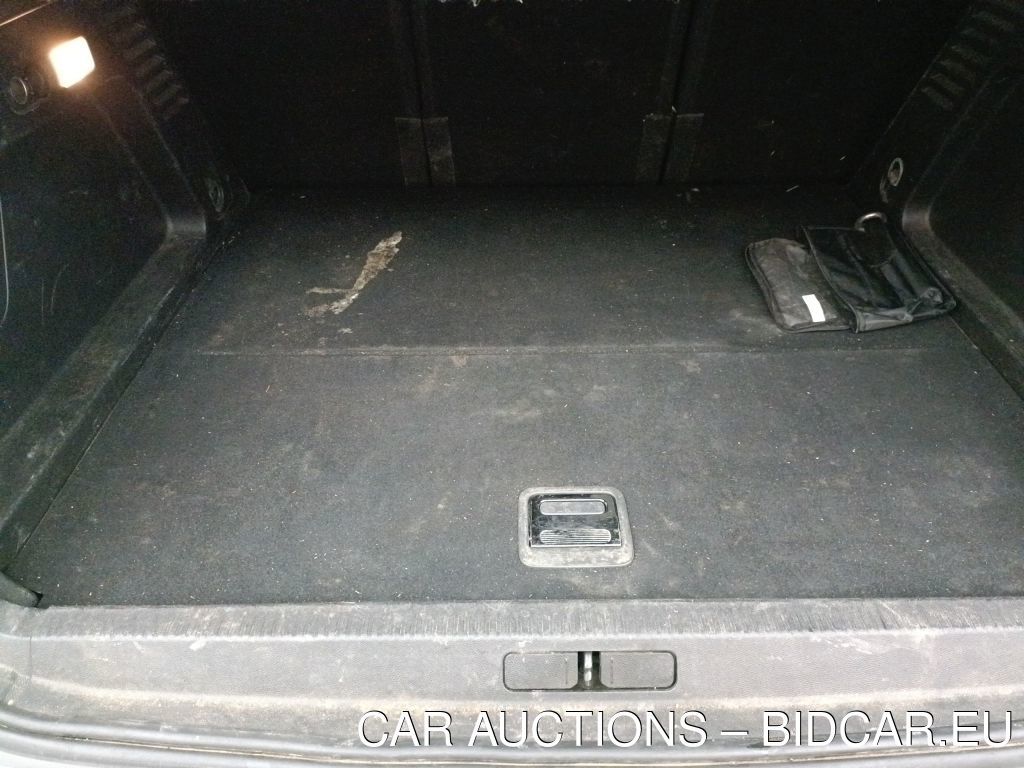Citroen C5-aircross AIRCROSS HYBRID 225 E-EAT8 FEEL 5D, 1
