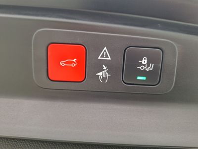 Peugeot 5008 FL20. PEUGEOT 5008 1.5 BLUEHDI 96KW S&amp;S EAT8 GT 5D, 1