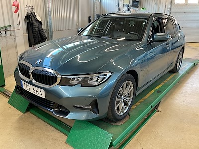 BMW Series 3 330e Touring xDrive Connected Edition HuD Kamera