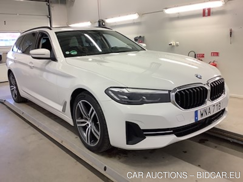 BMW Series 5 530eTouring xDrive Connected Ed HiFi Panorama Drag Kamera