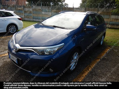 Toyota auris touring sports hybrid business -