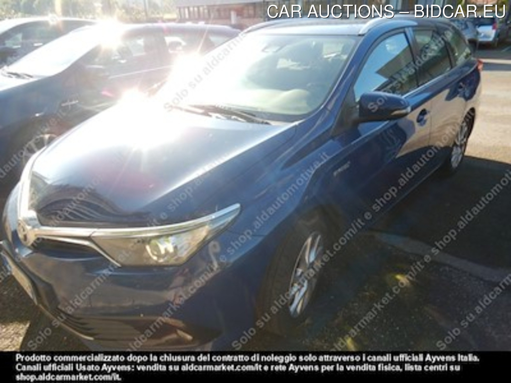 Toyota auris touring sports hybrid business -