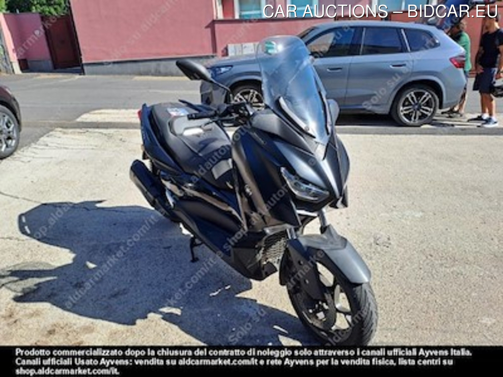 YAMAHA xmax 300 iron max motociclo -