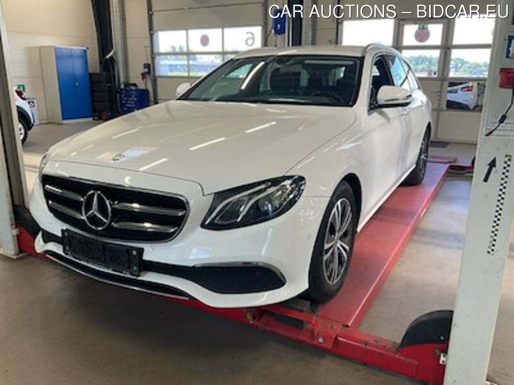 Mercedes-Benz E-KLASSE 2.0 E 220 d T Business SW auto UA!