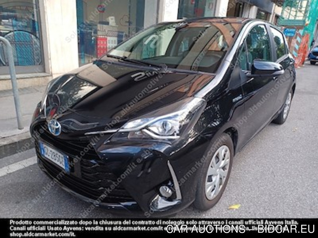 Toyota yaris PC 1.5 hybrid business -