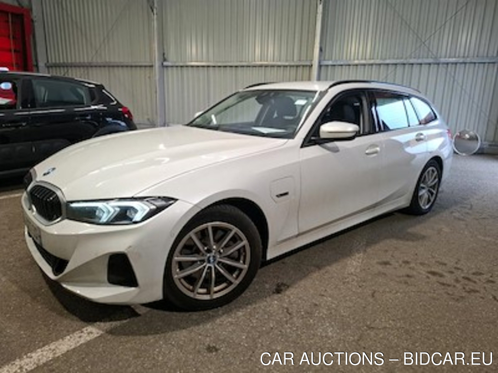 BMW Serie 3 Serie 3 Touring 320eA 204ch Business Design