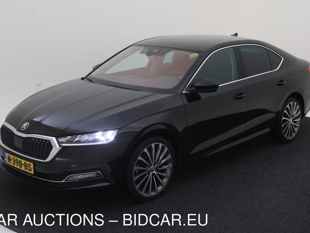 Skoda Octavia 1.4 TSI IV PHEV 150PK DSG BUSINESS EDITION+ CAMERA TRAVEL, 2021