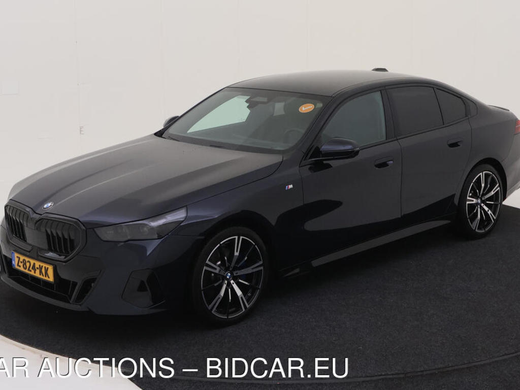 BMW 5-SERIE 520I 190PK AUT COMF INNOVATION MSPORT+ OPTIE STOEL TRAVEL PANO, 2024