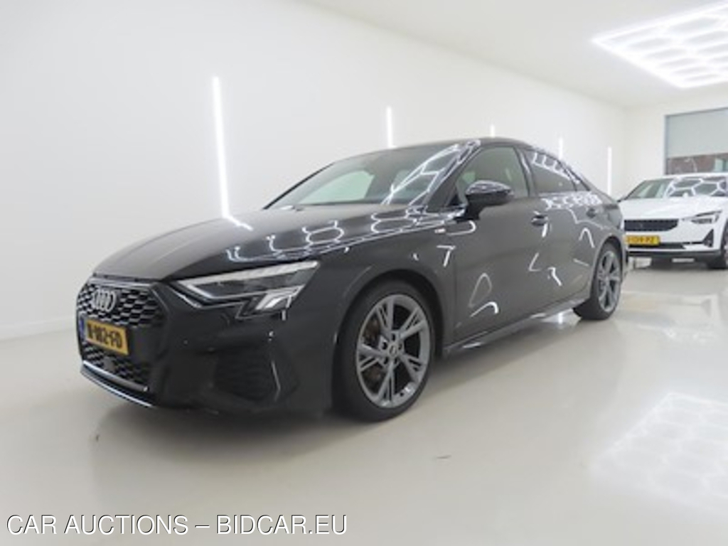 Audi A3 limousine 35 TFSI S tronic S edition 4d