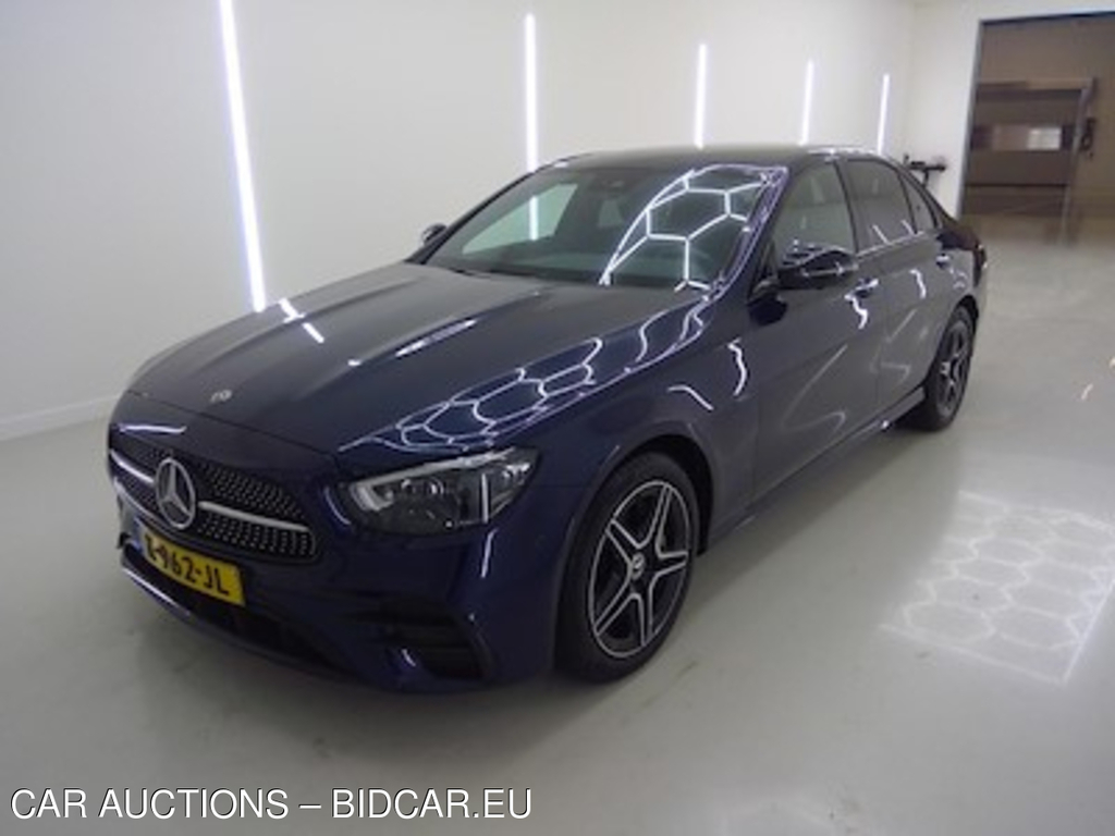Mercedes-Benz E-klasse limousine E 300 e 9G-TRONIC Bus Sol AMG 4d