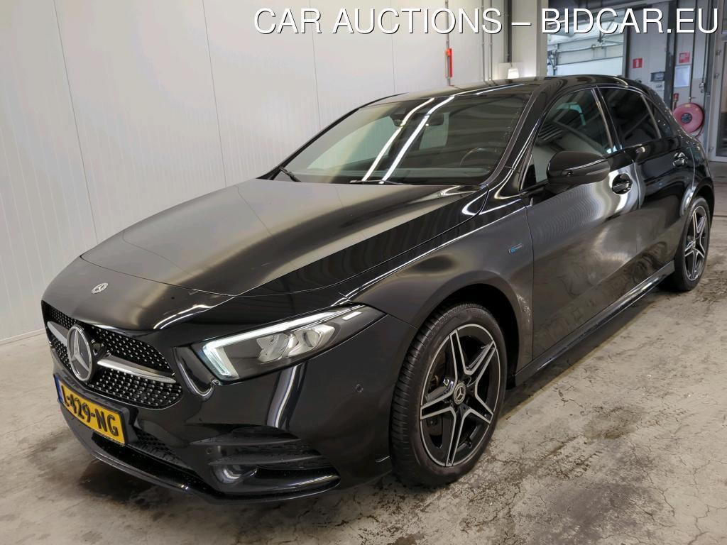 Mercedes-Benz A250 e 1.3 160kW Bus.Sol. AMG Limited DCT, 2021