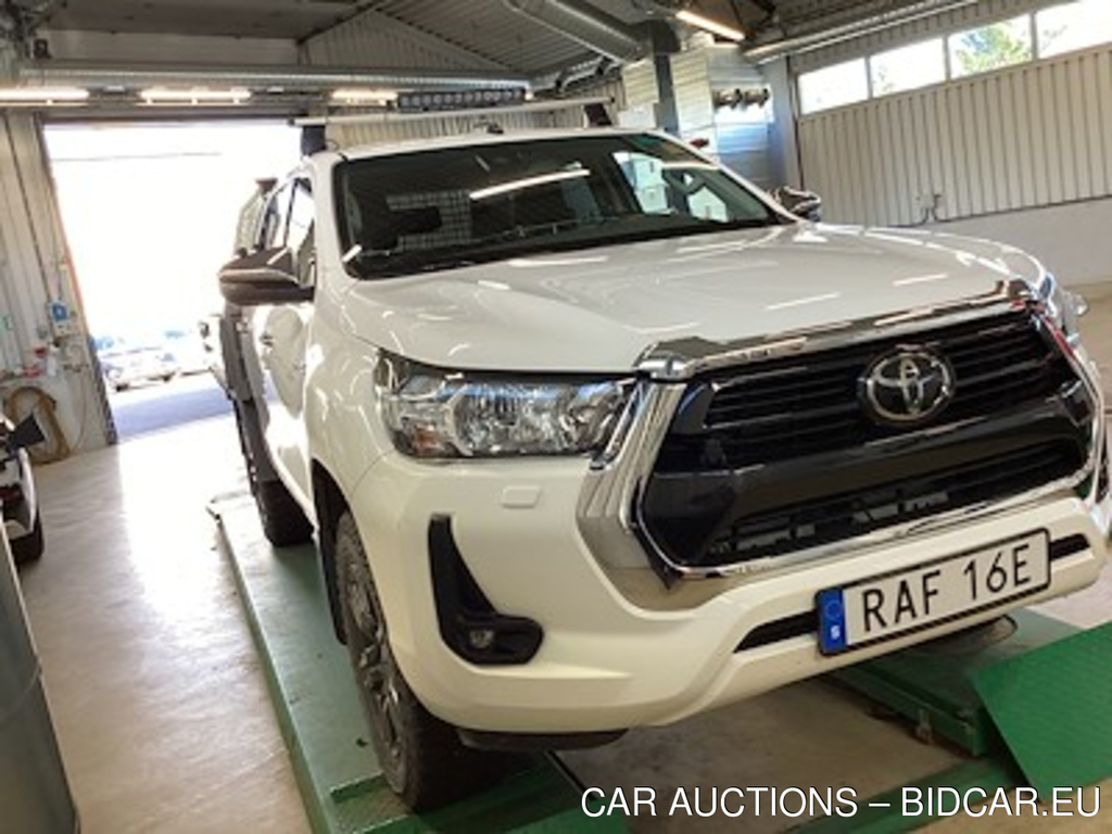 Toyota Hilux Dubbelhytt 2.4 AWD Hero Drag 5-Sits Varmare