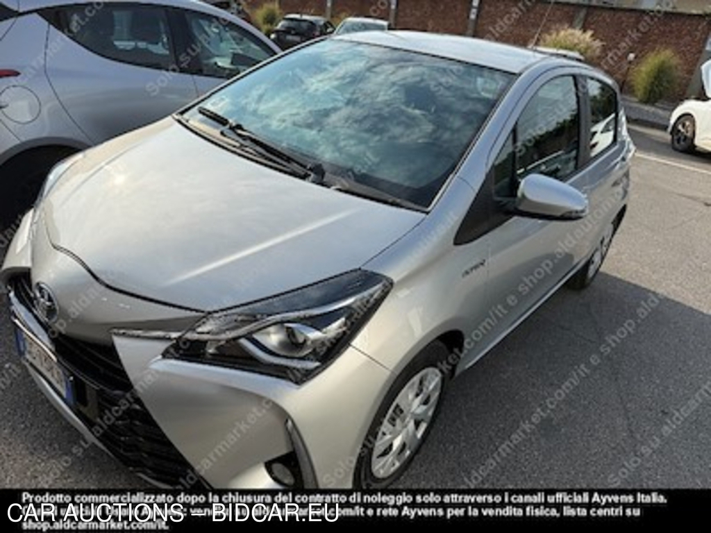 Toyota yaris PC 1.5 hybrid business -