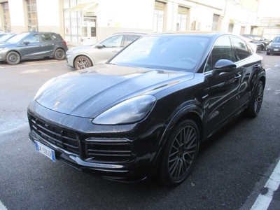 Porsche Cayenne Coupe 3.0 V6 E-Hybrid, 2022
