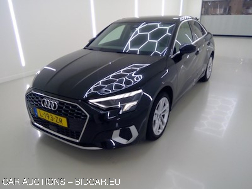 Audi A3 limousine 30 TFSI S tronic Business edition 4d