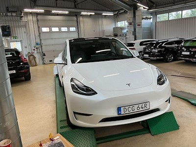 Tesla Model Y Long Range AWD Drag