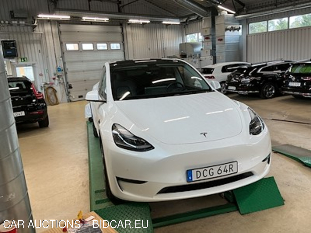 Tesla Model Y Long Range AWD Drag