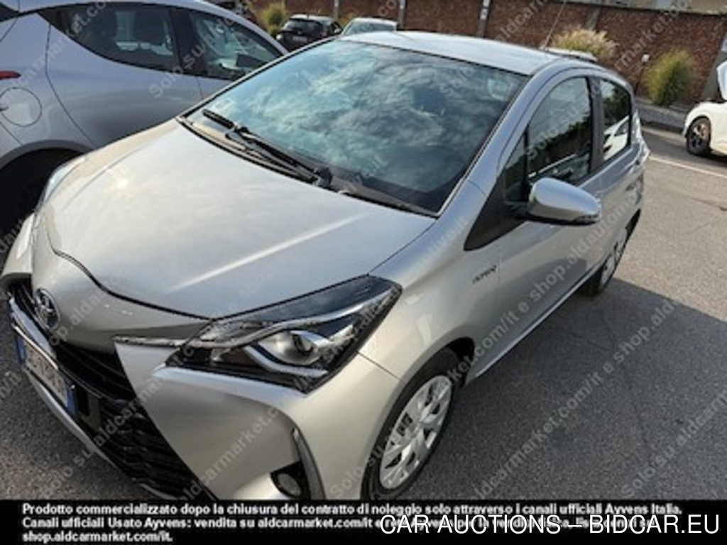 Toyota yaris PC 1.5 hybrid business -