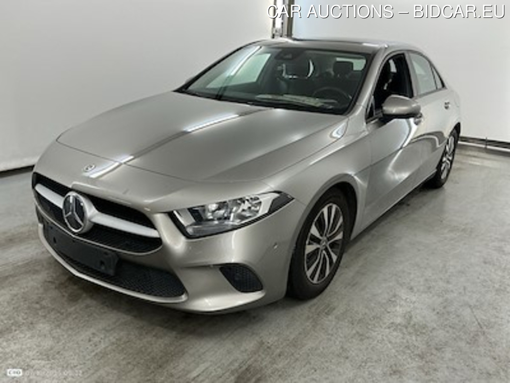 Mercedes-Benz Classe A sedan diesel v177 dt25fg8 A 180 d Business Solution