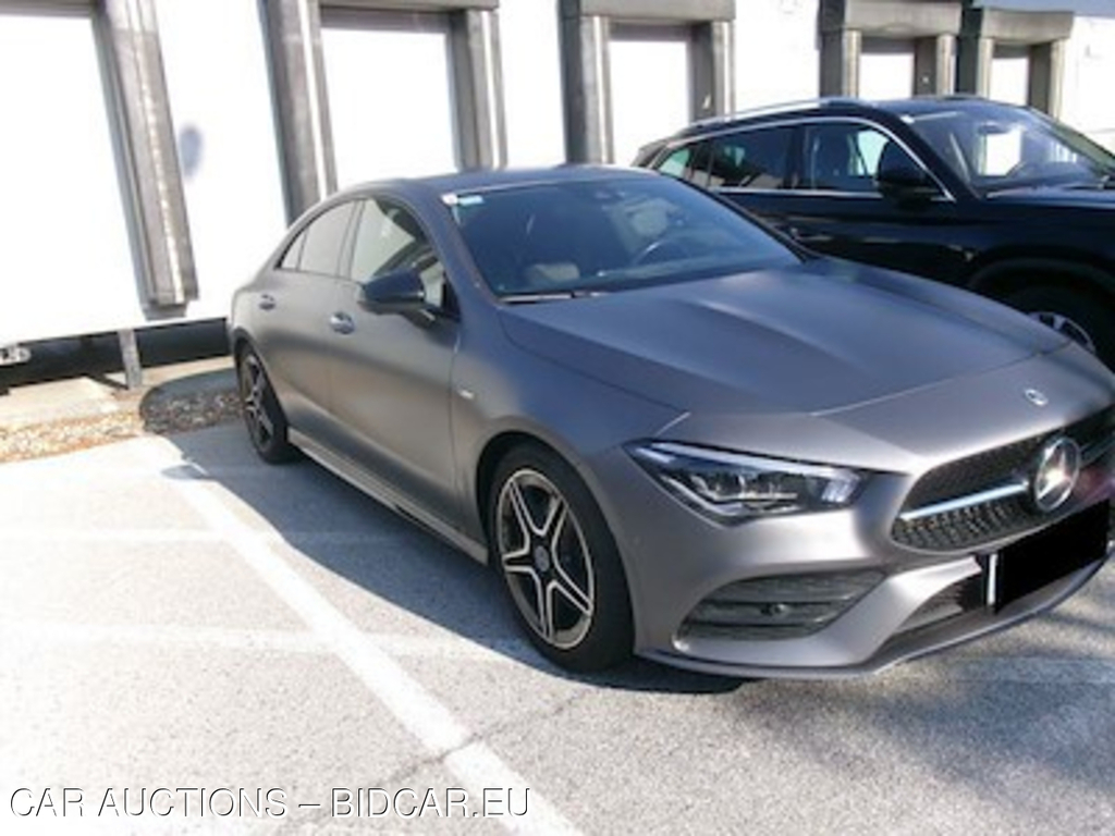 Mercedes-Benz CLA 2.0 CLA 200 D COUPEAMG LINE
