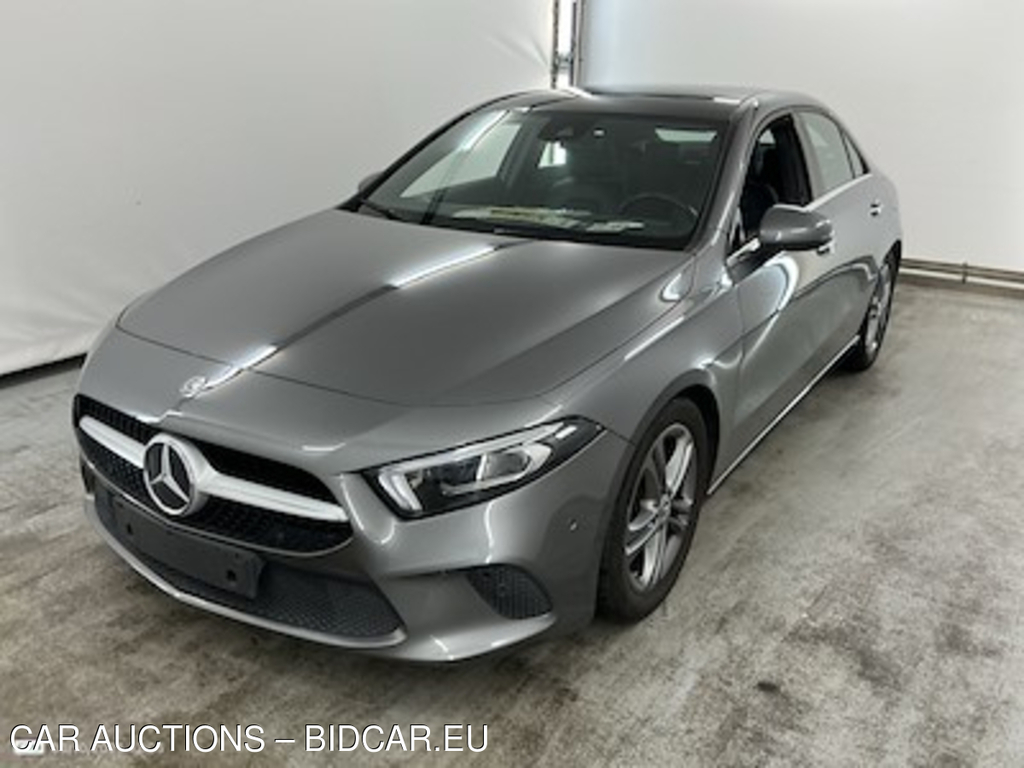 Mercedes-Benz Classe A sedan diesel v177 A 180 d Launch Edition (EU6d-TEMP) STOCK