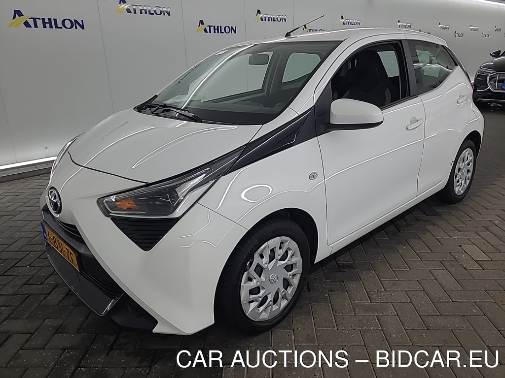 Toyota Aygo 1.0 VVT-I X-PLAY 5D 53KW, 2021