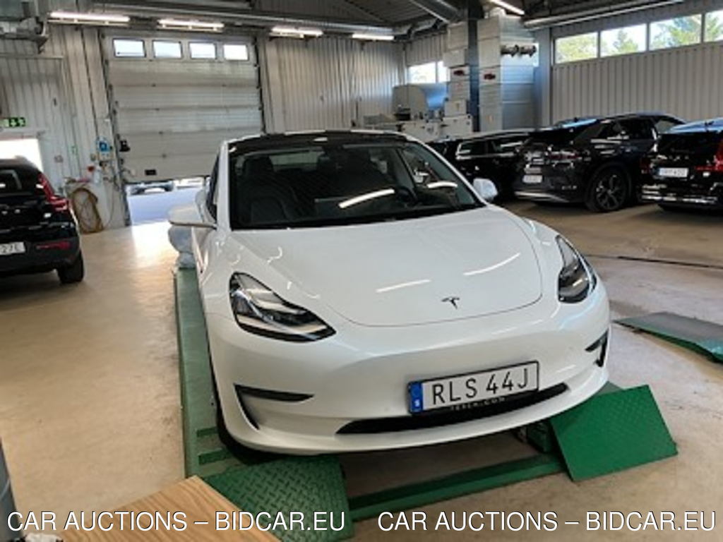 Tesla Model 3 Long Range AWD Drag