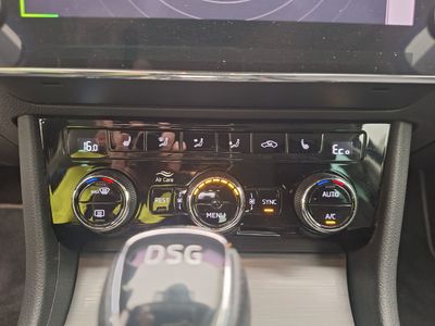 Skoda Superb - 2019 SUPERB 1.4 TSI PHEV STYLE DSG, 2021