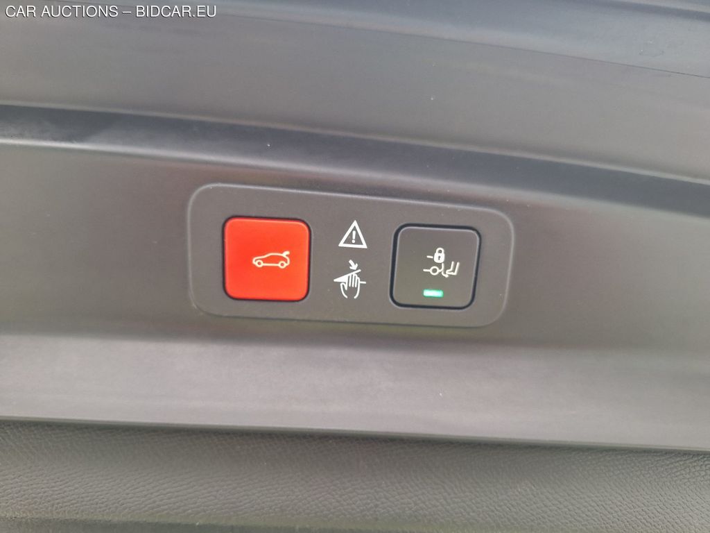 Peugeot 5008 diesel - 2021 5008 1.5 BLUEHDI ALLURE PACK, 2021