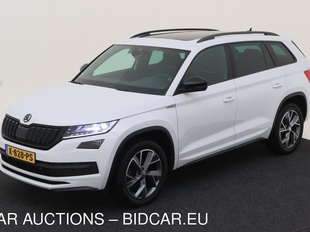 Skoda Kodiaq 1.5 TSI 150PK SPORTLINE BUSINESS FUNCTIE HAAK PANO, 2021