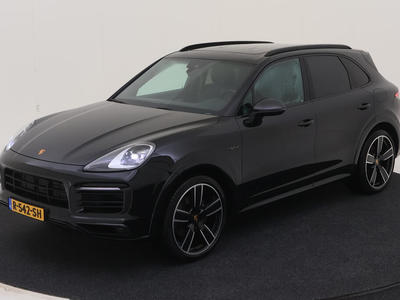 Porsche Cayenne 3.0 E-HYBRID 341PK PLATINUM EDITION SPORT DESIGN LUCHTVERING, 2022