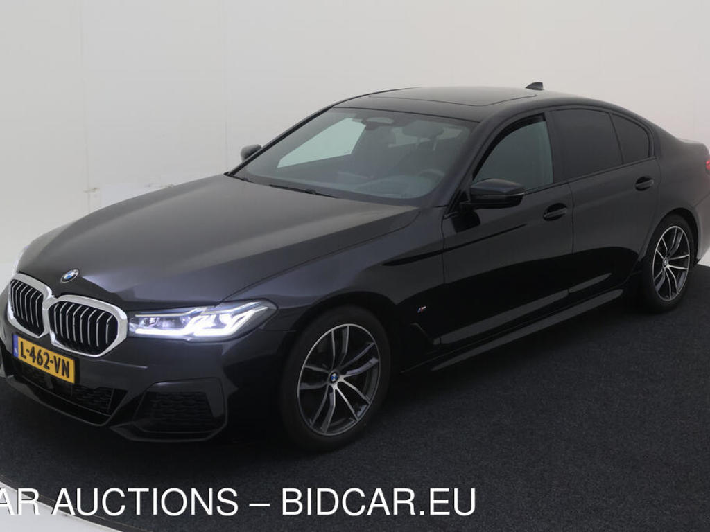 BMW 5-SERIE 520I 184PK AUT HIGH EXECUTIVE M-SPORT PANO TREKHAAK, 2020