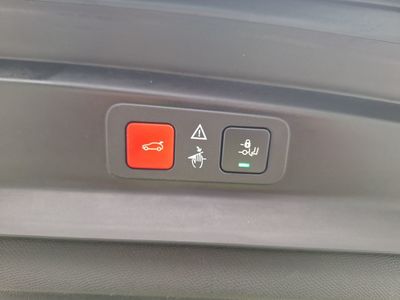 Peugeot 5008 diesel - 2021 5008 1.5 BLUEHDI ALLURE PACK, 2021