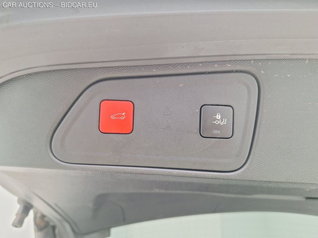 Peugeot 3008 diesel - 2016 3008 1.5 BLUEHDI ALLURE (EU6.2), 2020