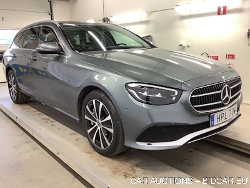 Mercedes-Benz E-Class 300 de T 4MATIC Avantgarde Drag Kamera