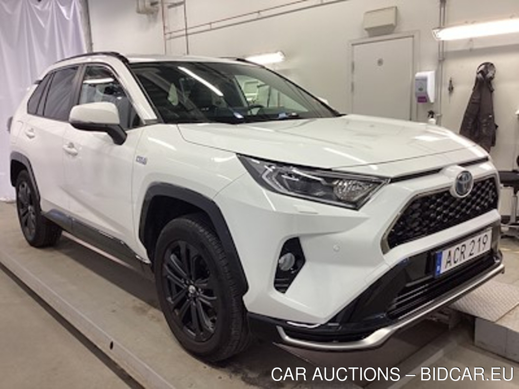 Toyota RAV4 2.5 Plug-In AWD-i Launch Edition Drag