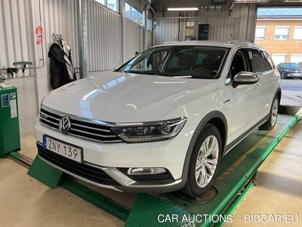 Volkswagen Passat Alltrack 2.0 TDI 4Motion Executive Safe Tech Drag Paket Cockpit Skinn P-Varmare