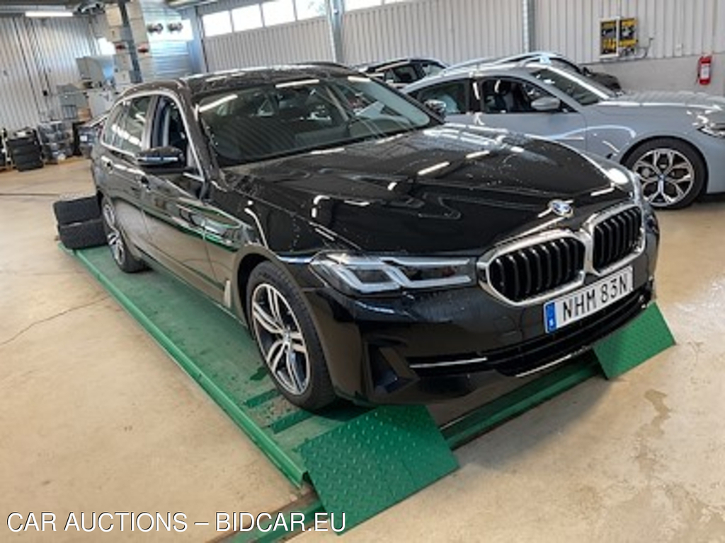 BMW 5-serie 520d Touring Connected Display Key Rattvarme