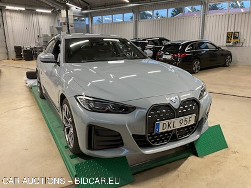 BMW I4 eDrive40 M Sport Shadow HiFi Rattvarme Adaptiv Fart