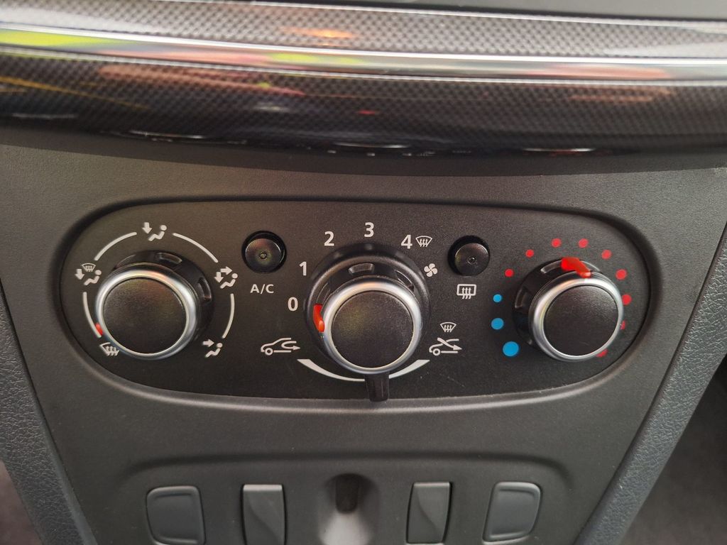 Dacia Sandero 13. DACIA SANDERO 1.0 SCE 75 LAURÉATE 5D, 2019