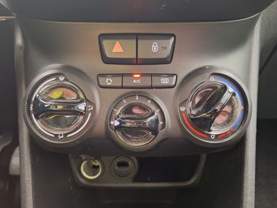 Peugeot 2008 FL16. PEUGEOT 2008 1.2 PURETECH 61KW S&amp;S ACTIVE 5D, 2019