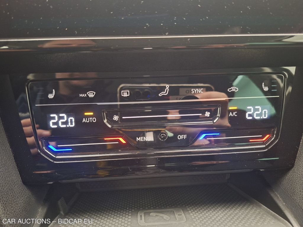 Volkswagen Passat-variant- VARIANT FL19. VOLKSWAGEN PASSAT VARIANT 2.0 TDI 90KW DSG STYLE B, 2021