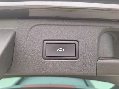 Volkswagen Passat-variant- VARIANT FL19. VOLKSWAGEN PASSAT VARIANT 2.0 TDI 90KW DSG STYLE B, 2021