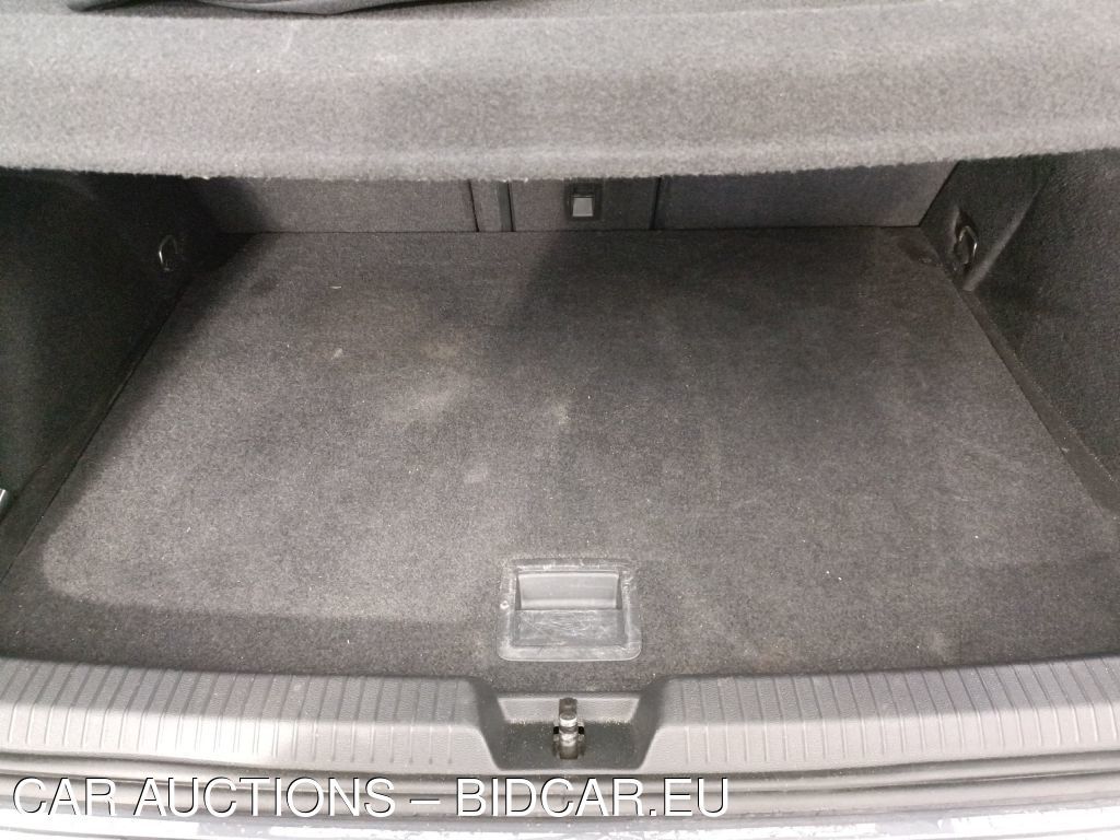Volkswagen Golf-viii-cd1 VIII 1.0 ETSI 81KW LIFE DSG 5D, 2023