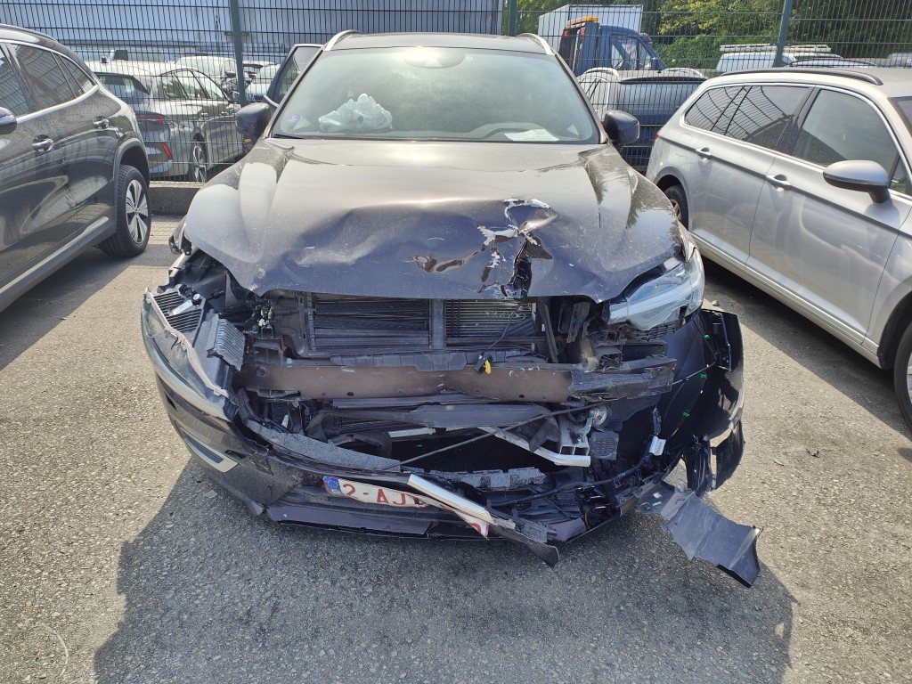 Volvo Xc60 T6 RECHARGE GEARTRONIC INSCRIPTION 5D !!! DAMAGED CAR !!! PV 16.2, 2021