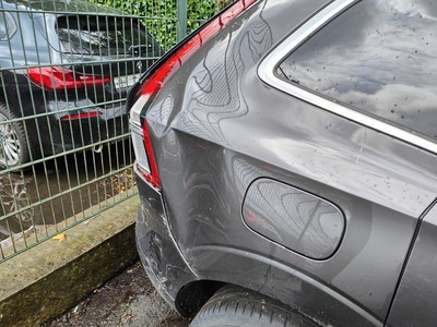 Volvo Xc60 B4 P INSCRIPTION AUT. 5D !! DAMAGED CAR !! VERKOCHT MET ENKEL DEEL II IB !!!!!!!!!!, 2022
